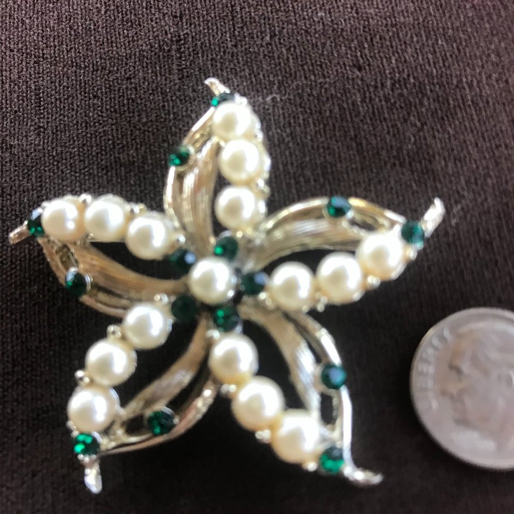 GRANDMAS ANTIQUE BROOCH